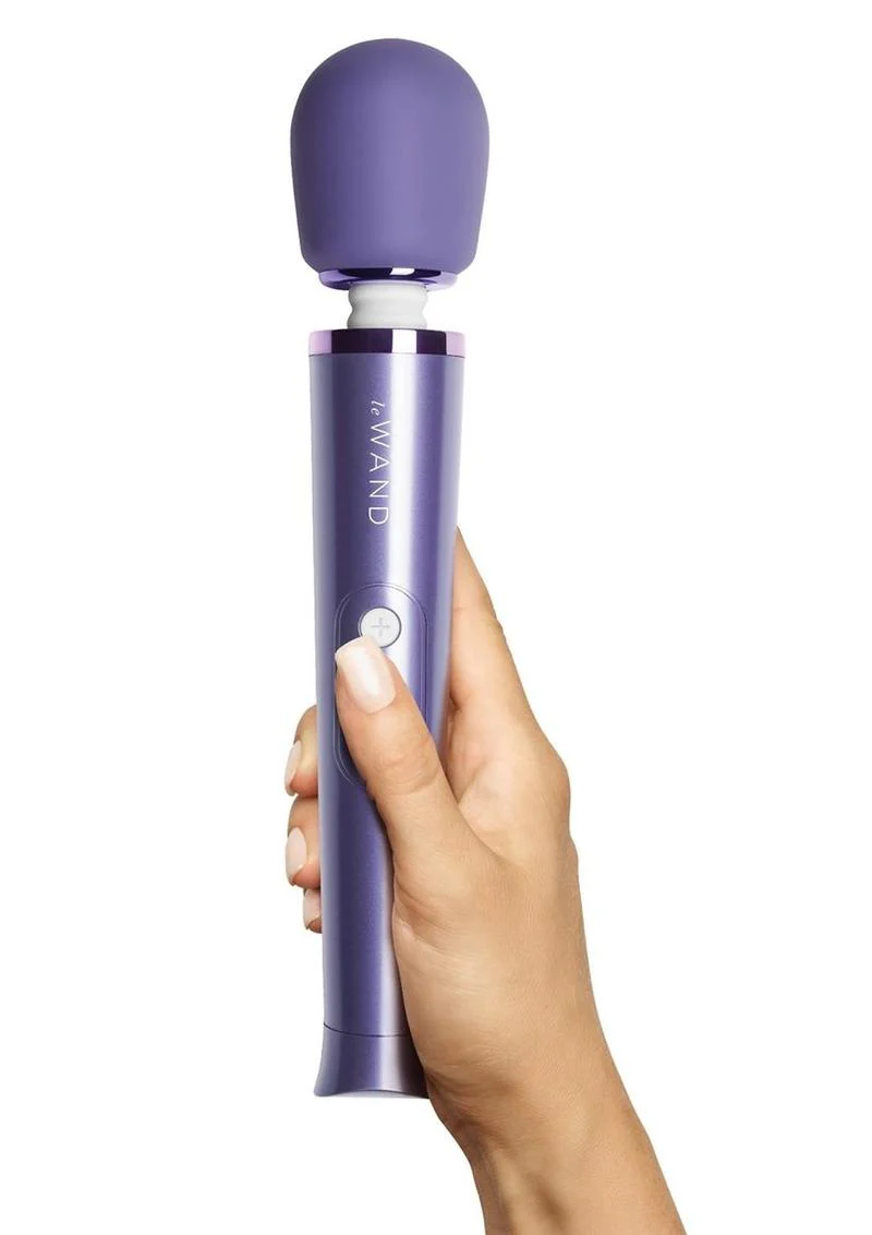 Le Wand Petite Rechargeable Silicone Vibrating Massager - Image 2