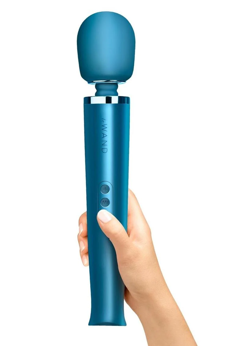 Le Wand Rechargeable Silicone Massager With Rumbly Vibe - Image 2